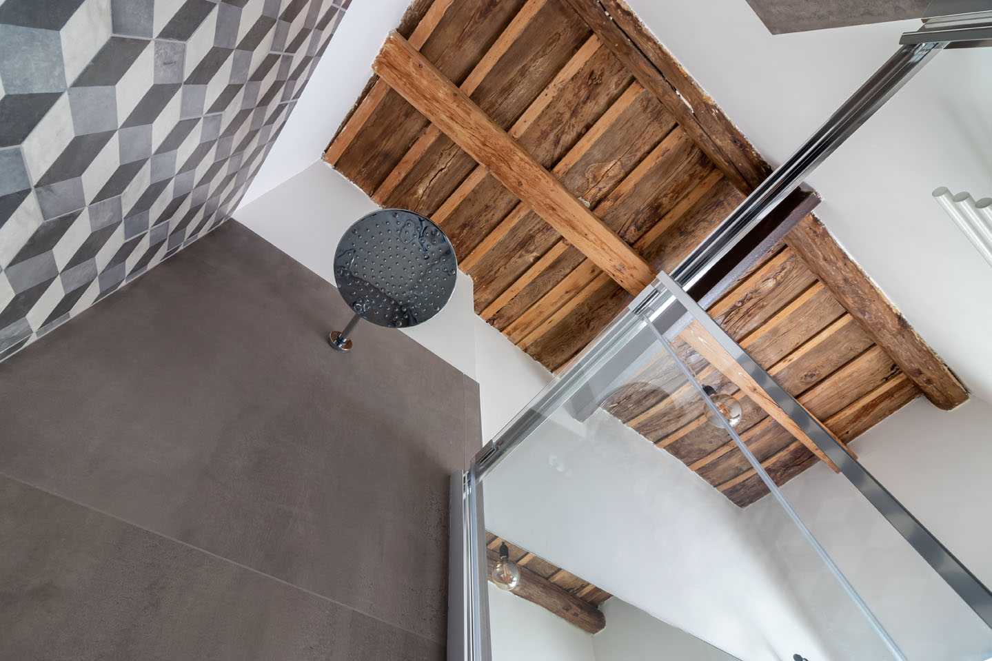 Bed & box gallery image